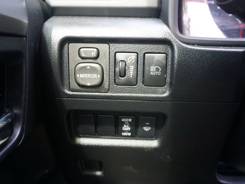 Used 2022 Toyota 4Runner SR5 Premium w/ Moonroof Package AWD/4WD image 5