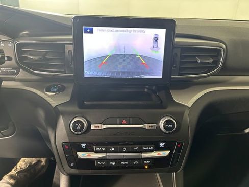 Used 2020 Ford Explorer XLT w/ Equipment Group 202A image 23