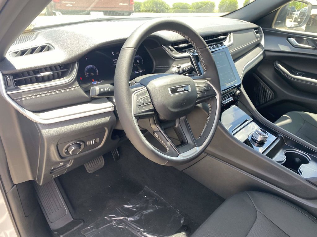 New 2026 Jeep Grand Cherokee Laredo X RWD image 17
