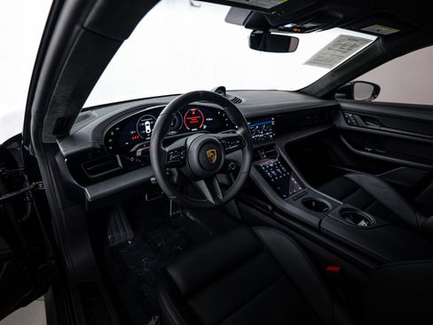 Certified 2022 Porsche Taycan GTS image 4