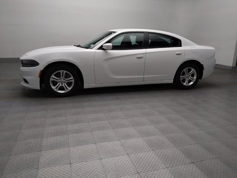 Used 2022 Dodge Charger SXT RWD image 2