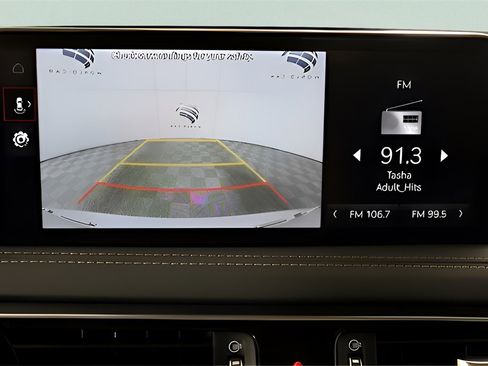 Used 2023 Genesis G70 2.0T image 19