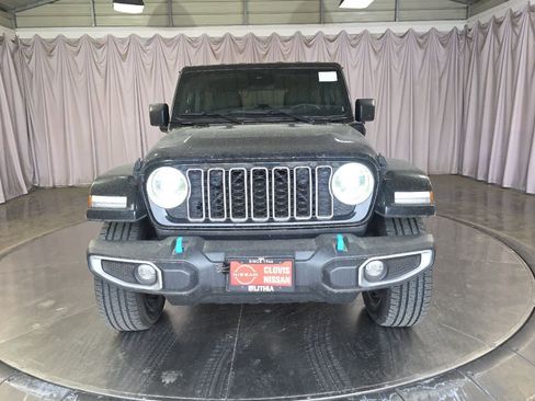 Used 2024 Jeep Wrangler Unlimited Sahara AWD/4WD image 11