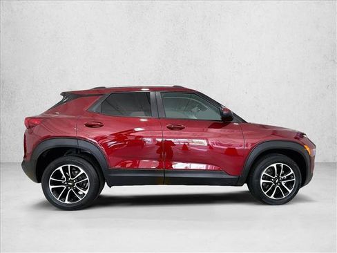 Used 2024 Chevrolet TrailBlazer LT w/ Convenience Package FWD image 5