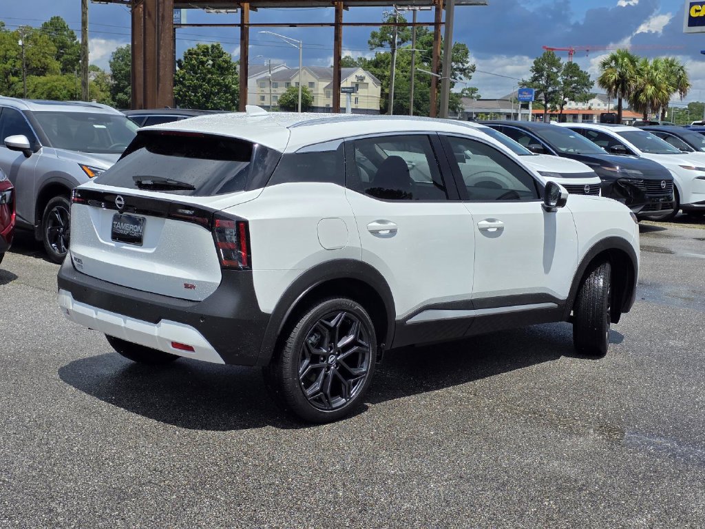 New 2025 Nissan Kicks SR FWD image 7