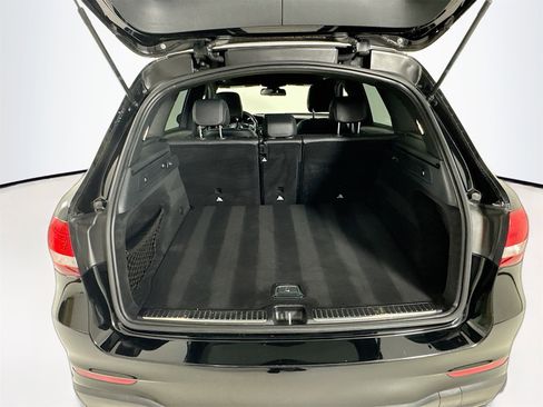 Used 2018 Mercedes-Benz GLC 300 4MATIC image 29