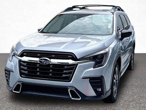 Used 2025 Subaru Ascent Touring w/ Popular Package #1 AWD/4WD image 4