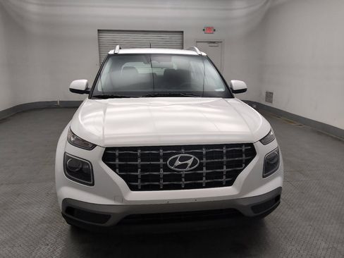 Used 2024 Hyundai Venue SEL image 14