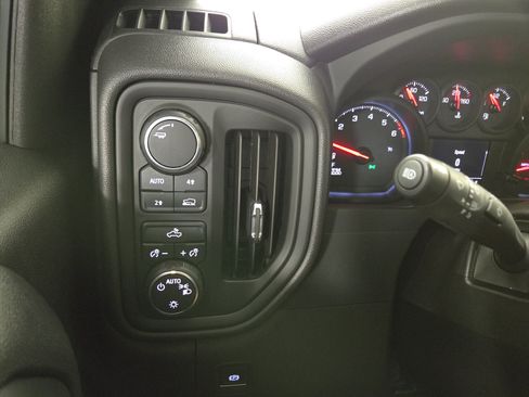 Used 2024 Chevrolet Silverado 1500 Custom AWD/4WD image 26