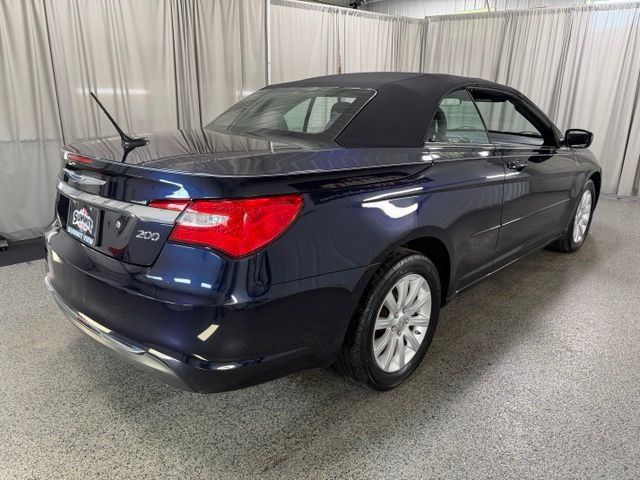 Used 2012 Chrysler 200 Touring FWD image 9