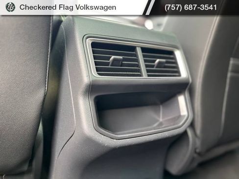 Used 2024 Volkswagen Atlas Cross Sport SE FWD image 27