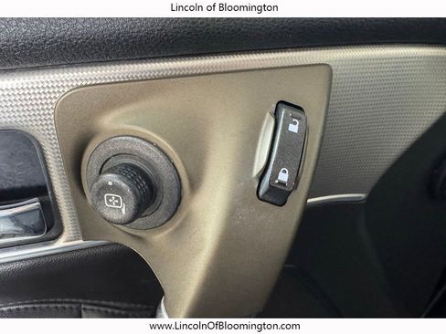 Used 2013 Lincoln MKX AWD image 36