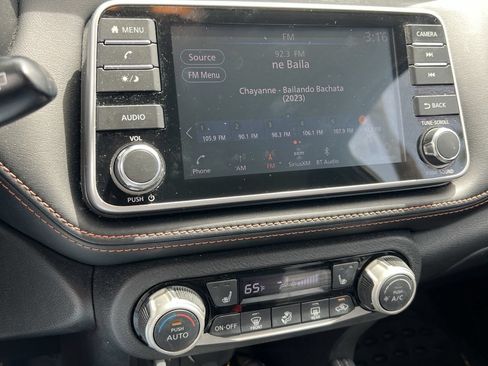 Used 2019 Nissan Kicks SR w/ SR Premium Package FWD image 10