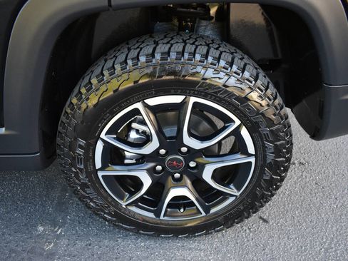 Used 2025 Jeep Compass Trailhawk w/ Sun & Sound Group AWD/4WD image 47