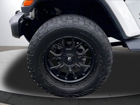 Certified 2020 Jeep Wrangler Unlimited Sahara image 32