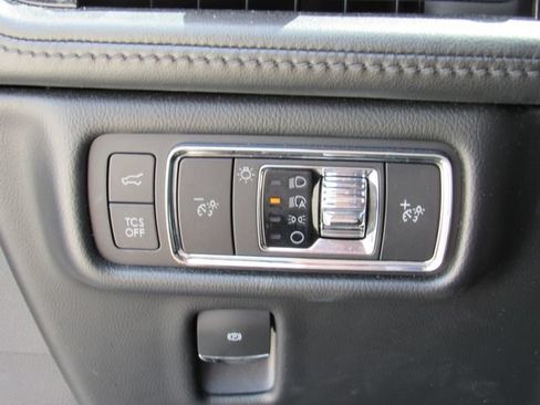 Used 2022 Lincoln Nautilus Reserve FWD image 28