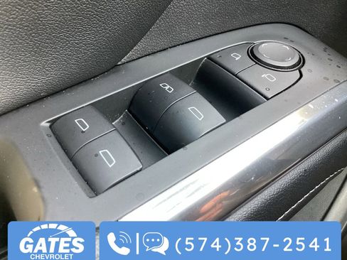 Used 2024 Chevrolet Traverse LT FWD image 28