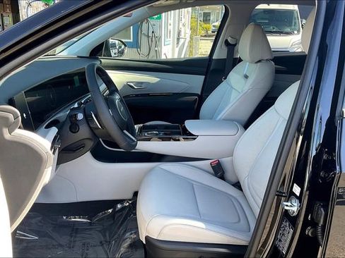 New 2025 Hyundai Tucson Limited image 9