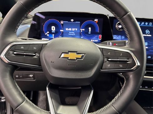 Used 2025 Chevrolet Equinox EV LT image 25