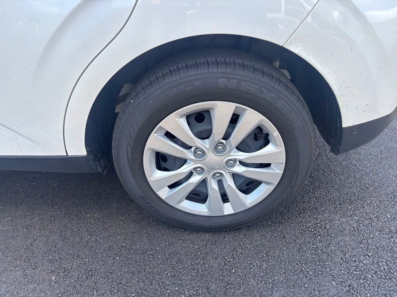 Certified 2024 Kia Soul LX FWD image 17