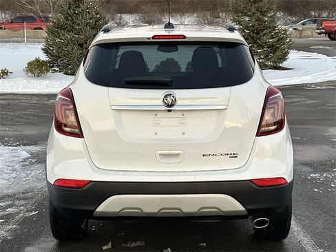 Used 2022 Buick Encore Preferred w/ Safety Package image 4