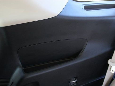 Used 2023 Ford Explorer Limited image 31