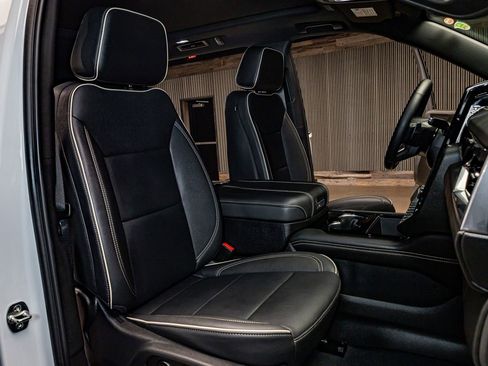 Used 2025 GMC Yukon XL Elevation w/ Technology Package image 24