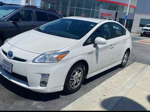 Used 2011 Toyota Prius Two FWD image 1