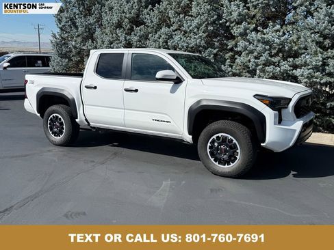 Used 2025 Toyota Tacoma TRD Off-Road image 11