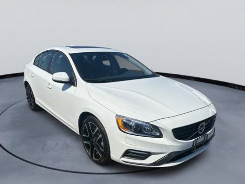 Used 2018 Volvo S60 T5 Dynamic image 5