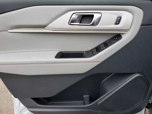 New 2026 Ford Explorer Active w/ Active Comfort Package image 22