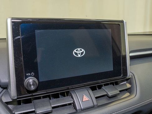 Used 2024 Toyota RAV4 XLE AWD/4WD image 11