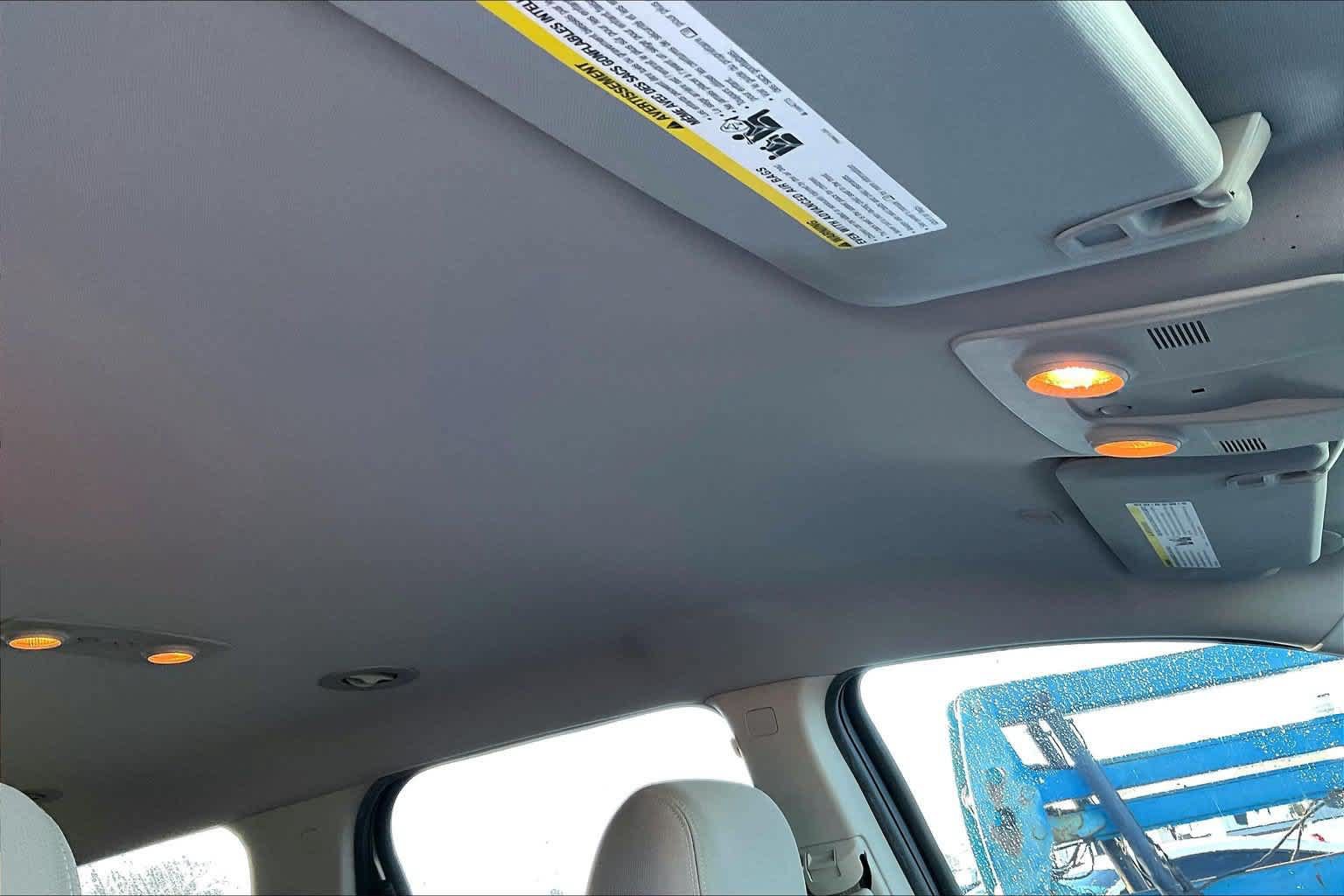 Used 2013 GMC Acadia SLE FWD image 30