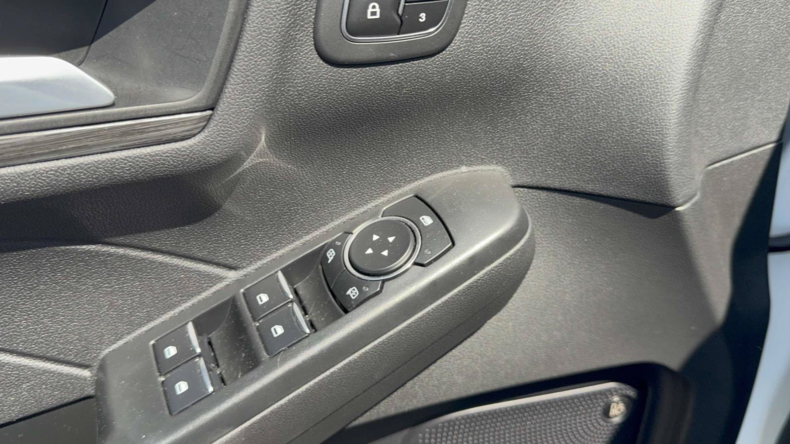 New 2023 Ford Escape SE w/ PHEV Premium Package FWD image 13