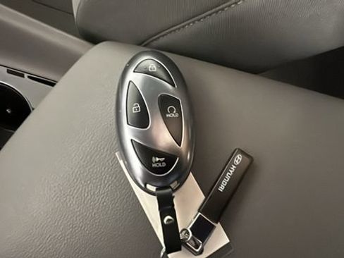 Certified 2025 Hyundai Elantra SEL FWD image 20