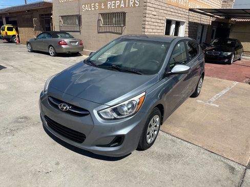 Used 2017 Hyundai Accent SE image 1