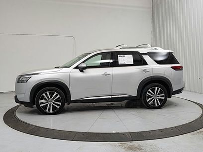 Used 2025 Nissan Pathfinder Platinum w/ Cargo Package