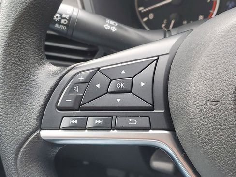 Used 2023 Nissan Altima 2.5 SV image 14