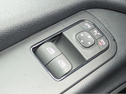 Used 2021 Mercedes-Benz Sprinter 2500 image 21