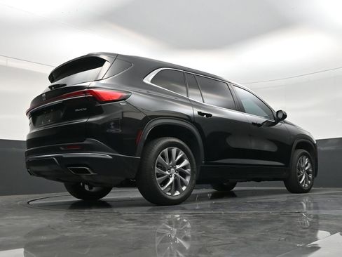 Used 2025 Buick Enclave Preferred w/ Power Package FWD image 24