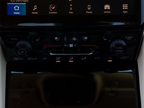 Used 2022 Jeep Grand Cherokee L Limited w/ Luxury Tech Group II AWD/4WD image 17