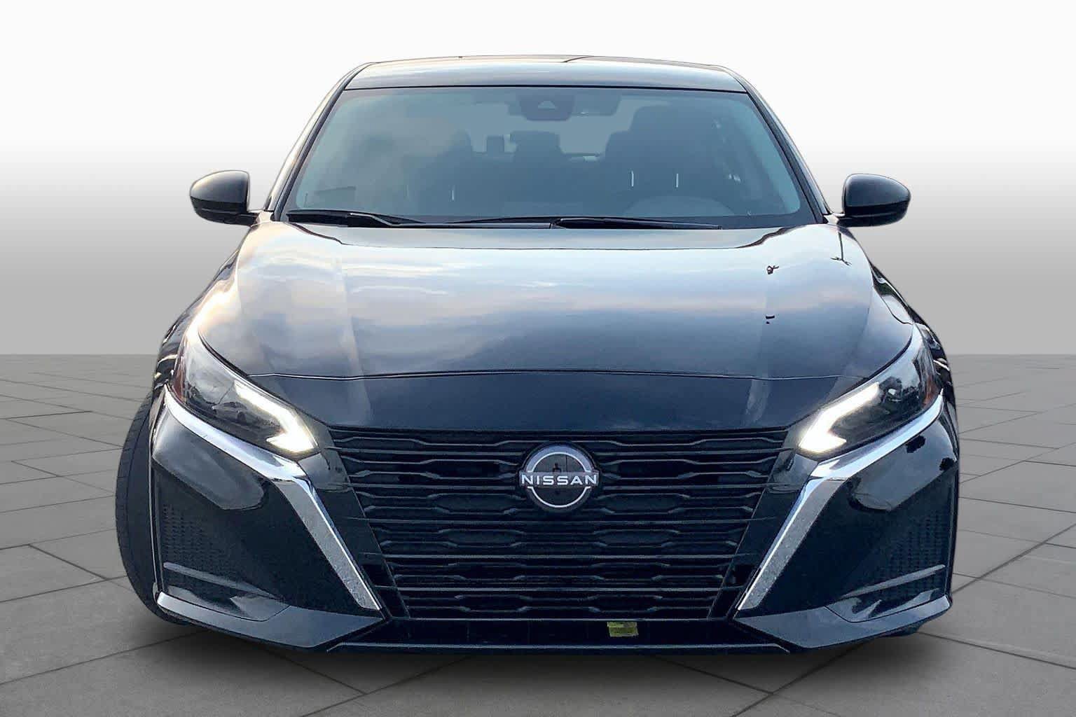 Used 2024 Nissan Altima 2.5 SV FWD image 4