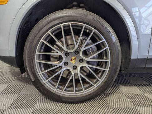 Used 2022 Porsche Cayenne Coupe AWD/4WD image 16