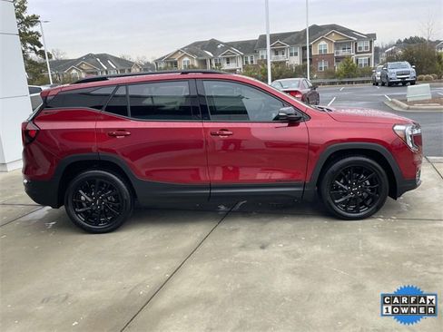 Used 2023 GMC Terrain SLT w/ Elevation Edition image 5