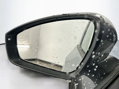 Used 2023 Volkswagen ID.4 Pro image 16