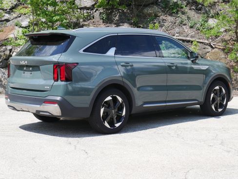 Certified 2025 Kia Sorento SX Prestige AWD/4WD image 9