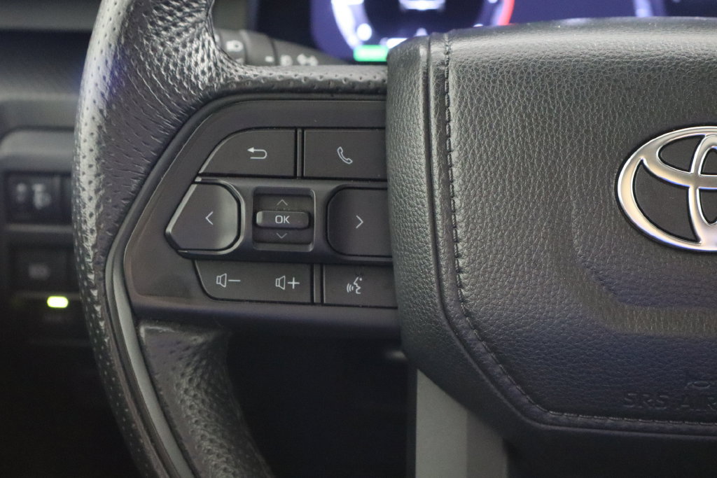 Used 2024 Toyota Tacoma TRD Pro AWD/4WD image 7