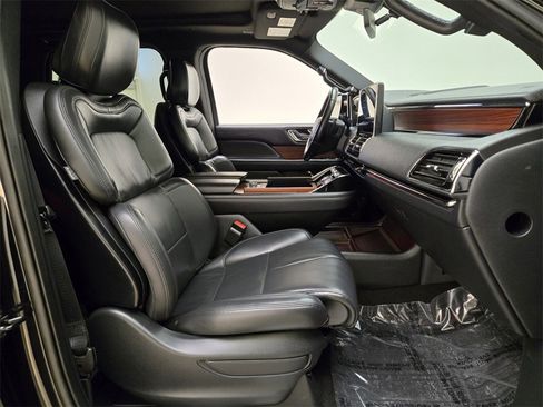 Used 2024 Lincoln Navigator L 4WD image 27