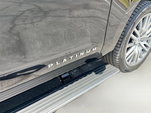 Used 2022 Ford Expedition Platinum image 34