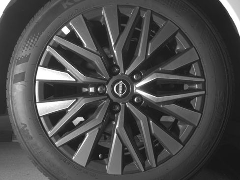 Used 2025 Nissan Altima 2.5 SV image 15